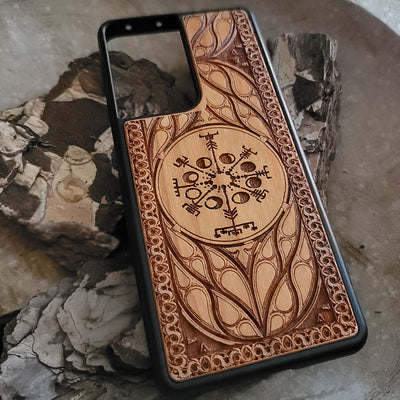 Viking Rune Vegvisir Compass wood phone case with laser-engraved Nordic design. Compatible with iPhone , 15, 14, 13, 12, 11 Pro Max Mini, and Samsung Galaxy S, S24, S23, S22, S21, S20 Ultra Plus, Note 20. Unique, durable, and perfect for Norse mythology enthusiasts.