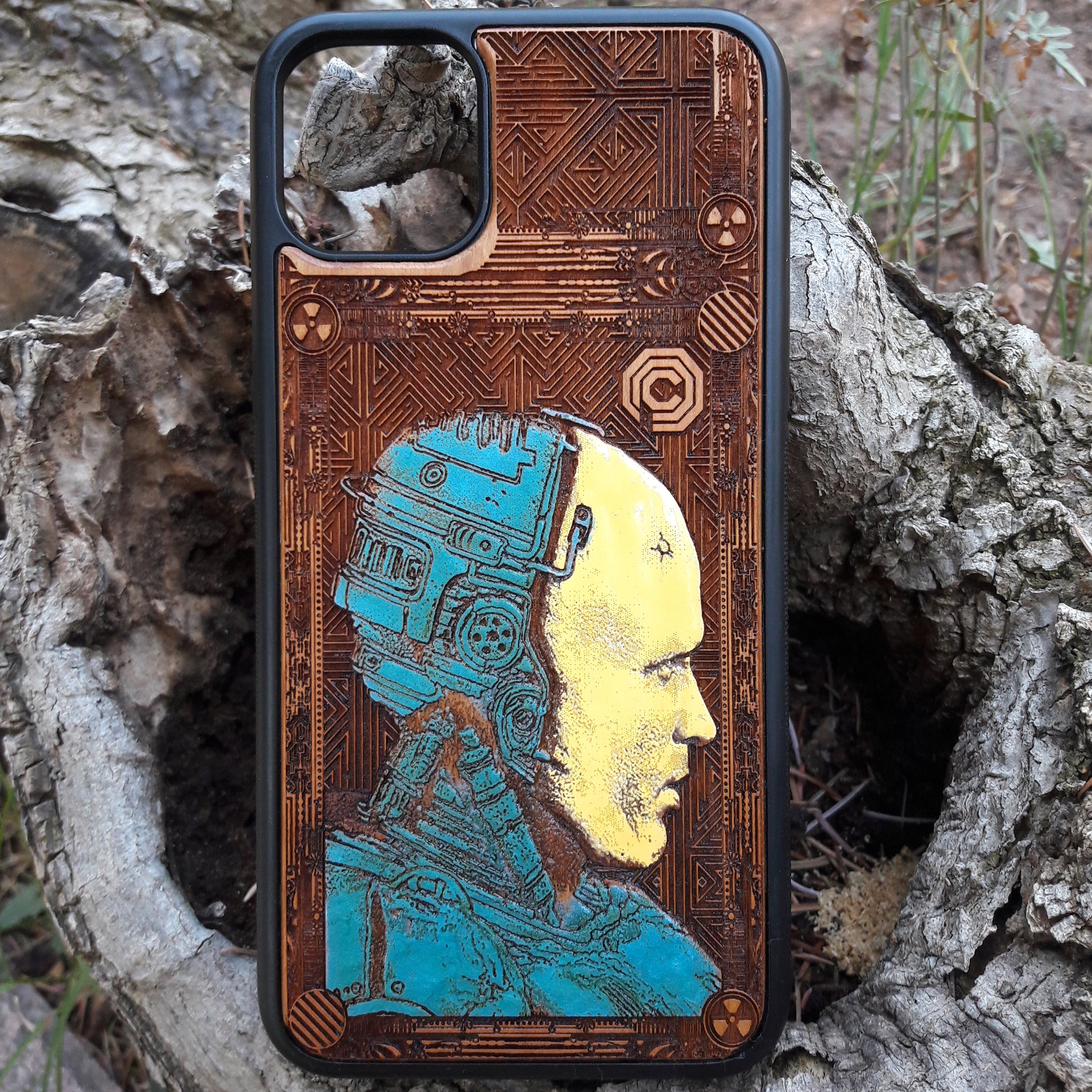 robocop phone case wood