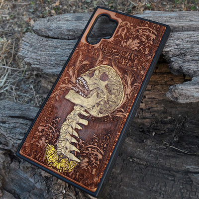 Hand-painted "The Scream" yellow wooden phone case, laser-engraved on cherrywood. Compatible with iPhone -11 Pro Max, Galaxy S-S20. Artistic phone case featuring Edvard Munch's iconic design.