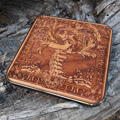 Dark art human skull wireless charger on desk – Gothic décor for iPhone & Galaxy users